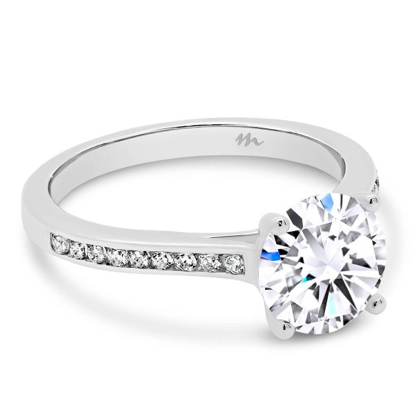 London 7.5-8.0 4 claw round Moissanite ring with channel set band