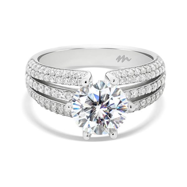 Dior 6-prong round ring on pave-set triple band